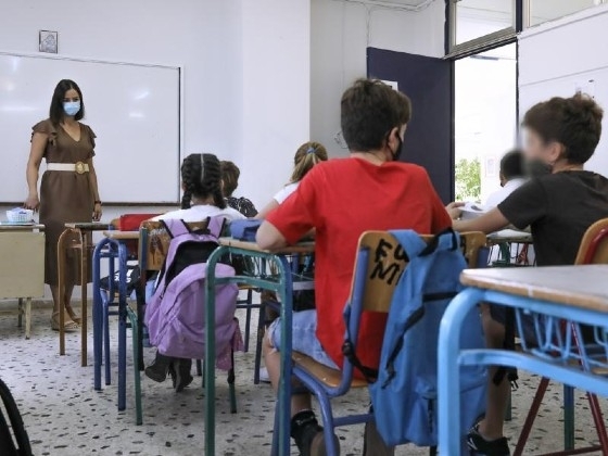 Παράταση των έκτακτων μέτρων για τη λειτουργία των σχολείων εν μέσω πανδημίας του κορονοίού.